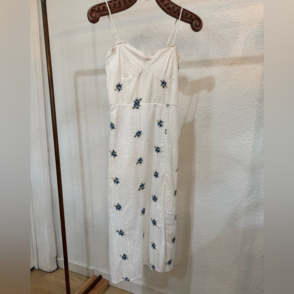 Kirious White Floral Eyelet Dress